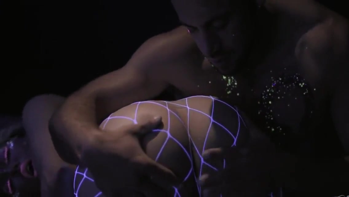 Booty Licious In Smalltitted Dirty Shemale Penetrated In Ass By Male Dick 8 Min