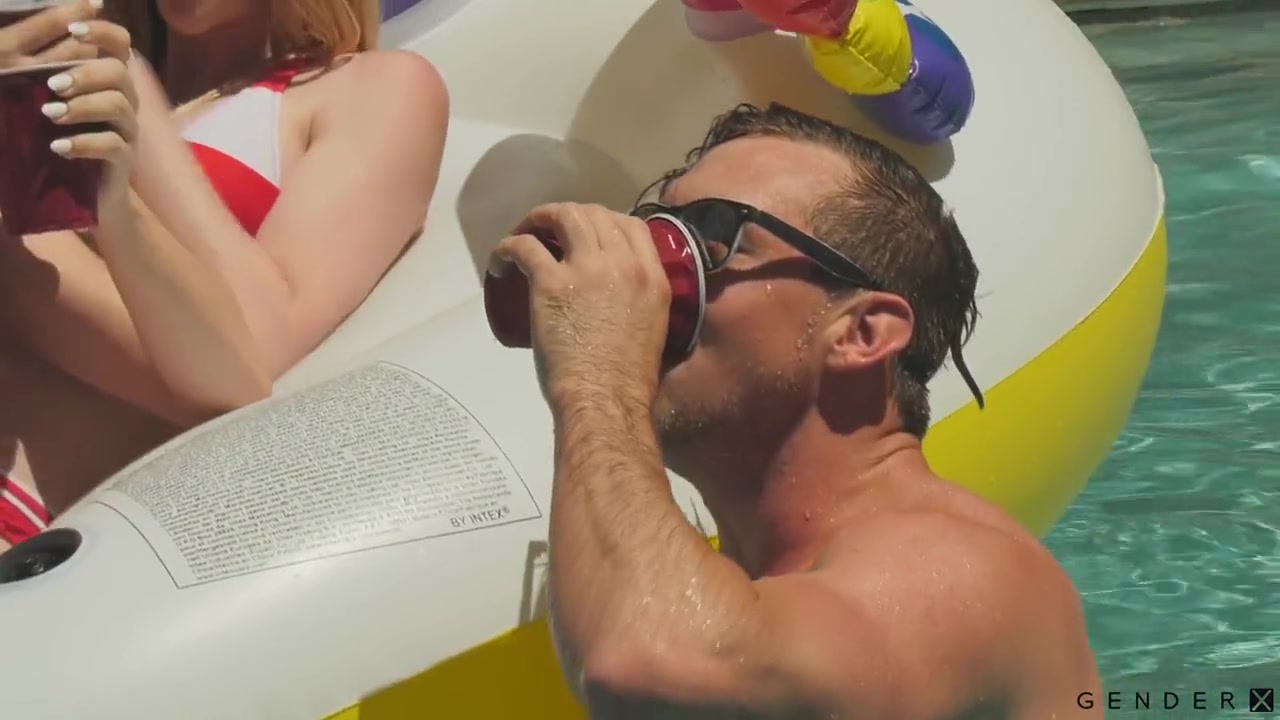 Natalie Mars, Janelle Fennec And Lena Moon - Trans Pool Party