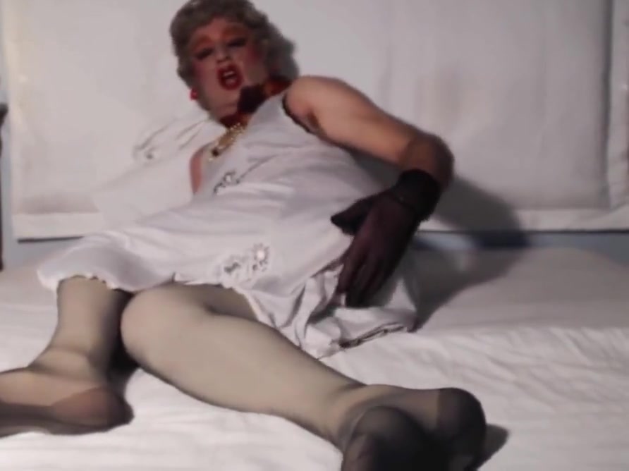 Crissing My Nyloned Legs