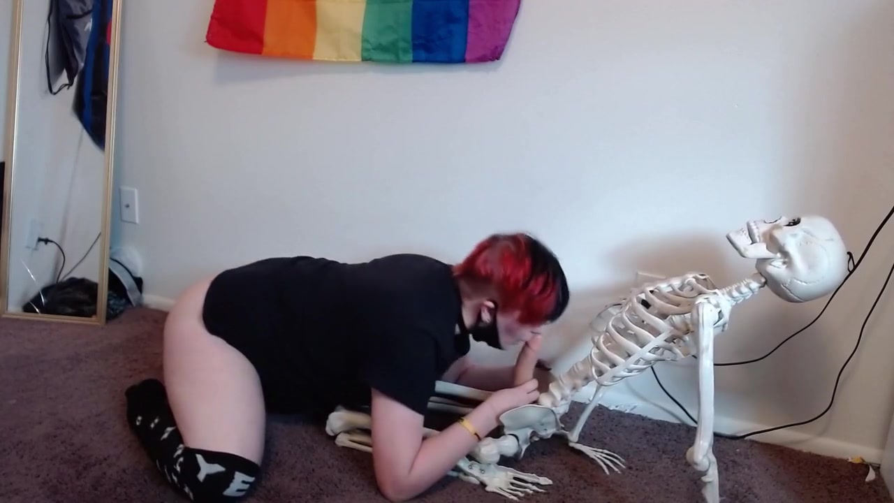 Thick Ass Ftm Trans Guy Sucks And Fucks Skeleton