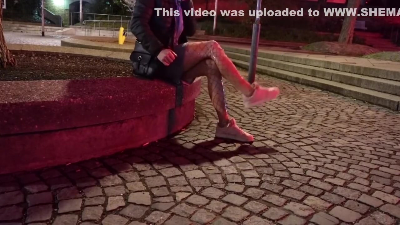 Piss In Latex Pantyhose Outdoor