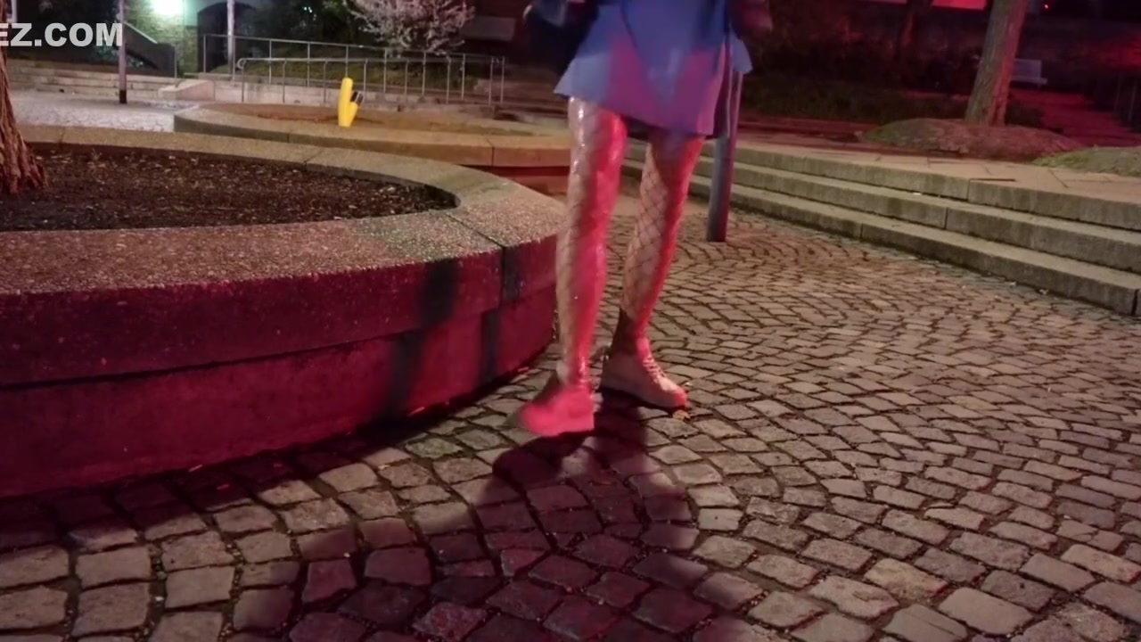 Piss In Latex Pantyhose Outdoor