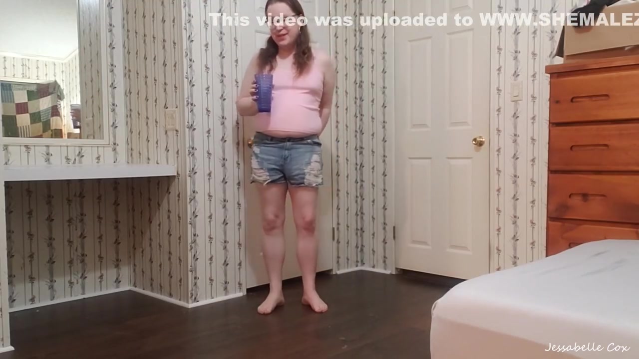 Sexy Trans Milf Jessabelle Cox Pisses All Over Herself And The Floor!