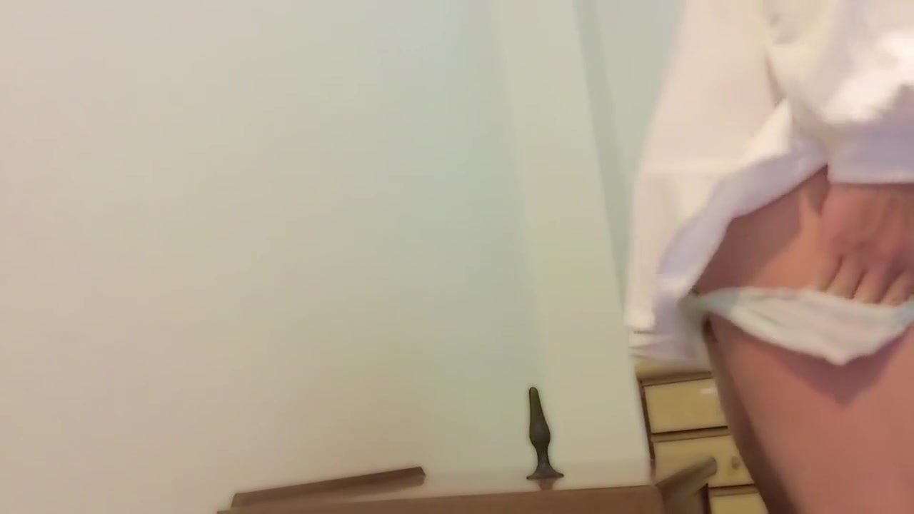 男の娘コスフレイヤーかアtルオtニー しなから履いていた縞ハンてハンツコキハンtィに中出しをキメる女装コスフレレイヤー