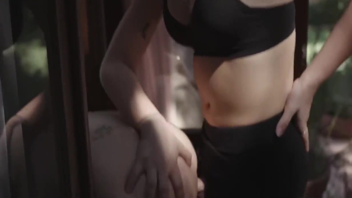 Big Cock Shemale Fucks Girl