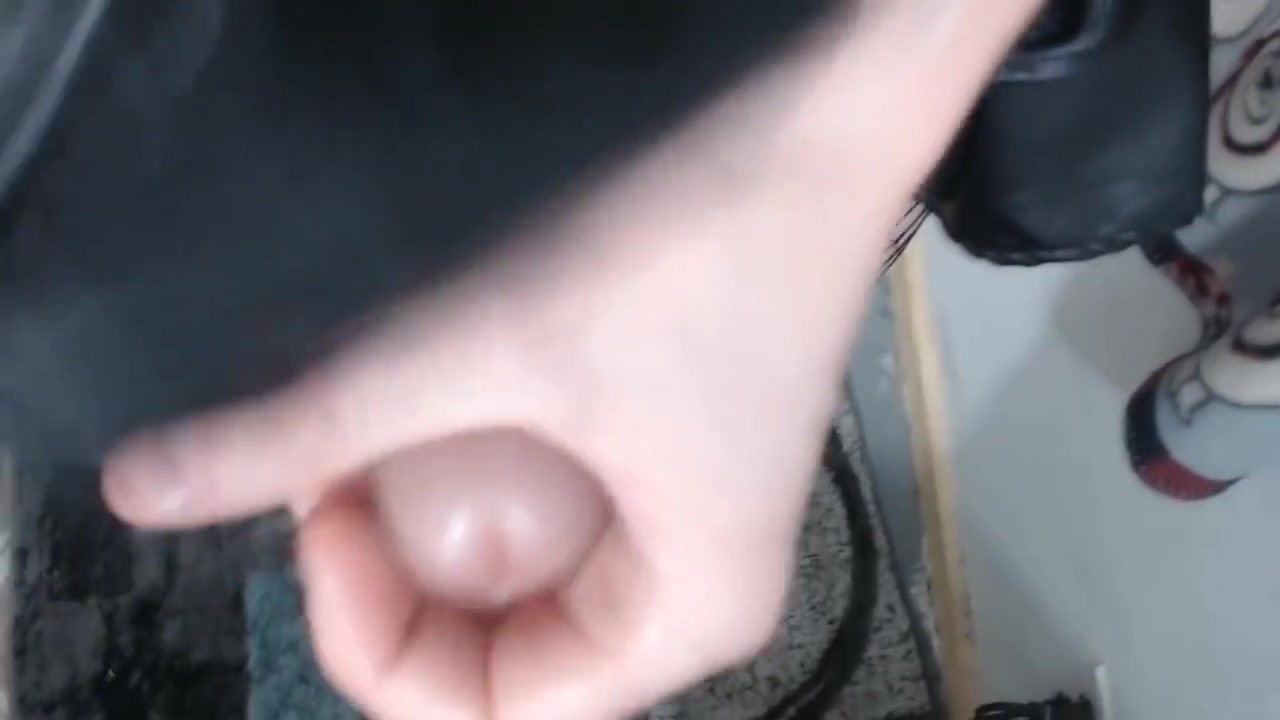 Sexy Latex Shemale Upskirt And Big Cumshot