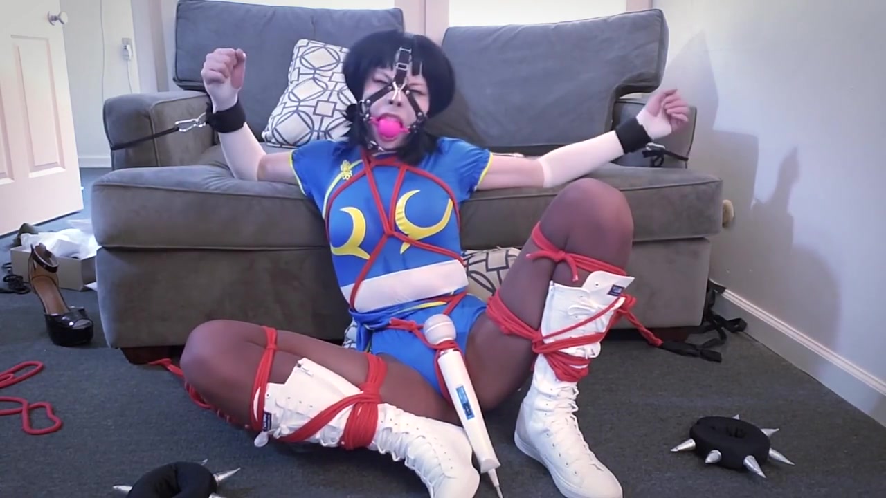 Cd Cosplayer Tied With A Wand (mentally Broken)