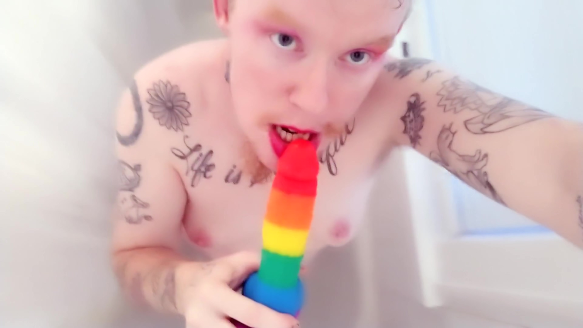 Queer Ftm Boy Does Bjs And Ass Bounce