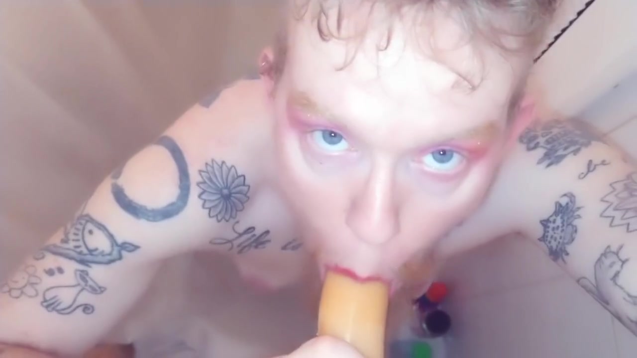 Queer Ftm Boy Does Bjs And Ass Bounce