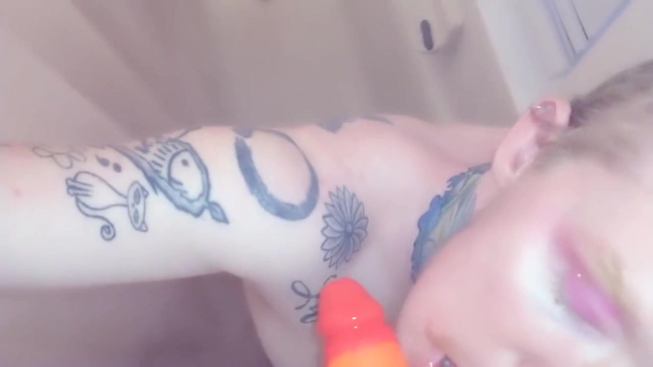 Queer Ftm Boy Does Bjs And Ass Bounce