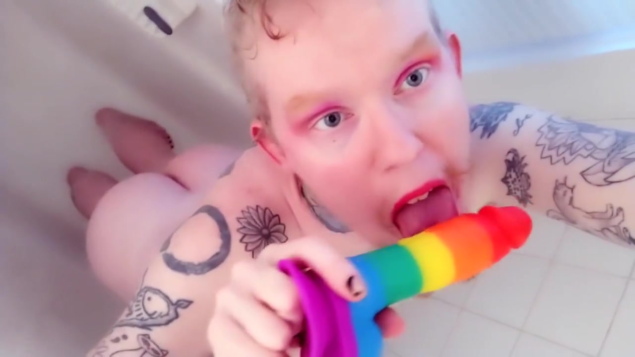 Queer Ftm Boy Does Bjs And Ass Bounce
