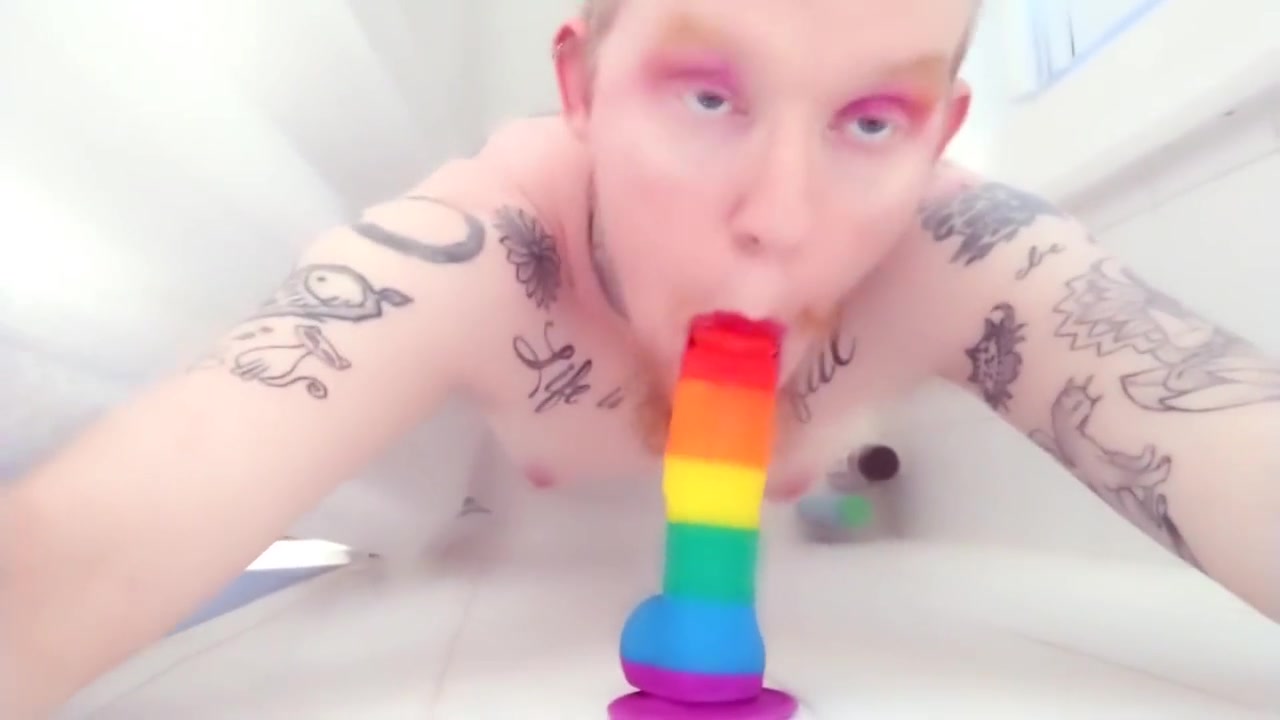 Queer Ftm Boy Does Bjs And Ass Bounce