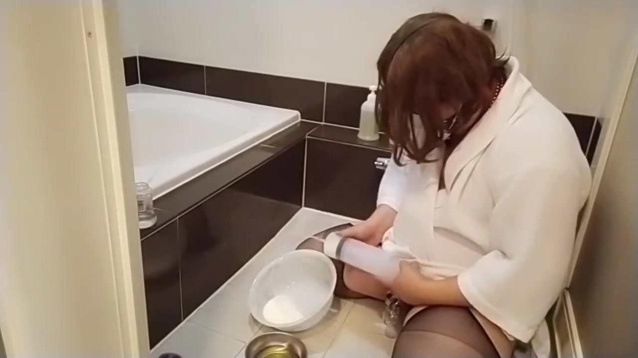 Eat Cereal With Pee And Milk From The Anus