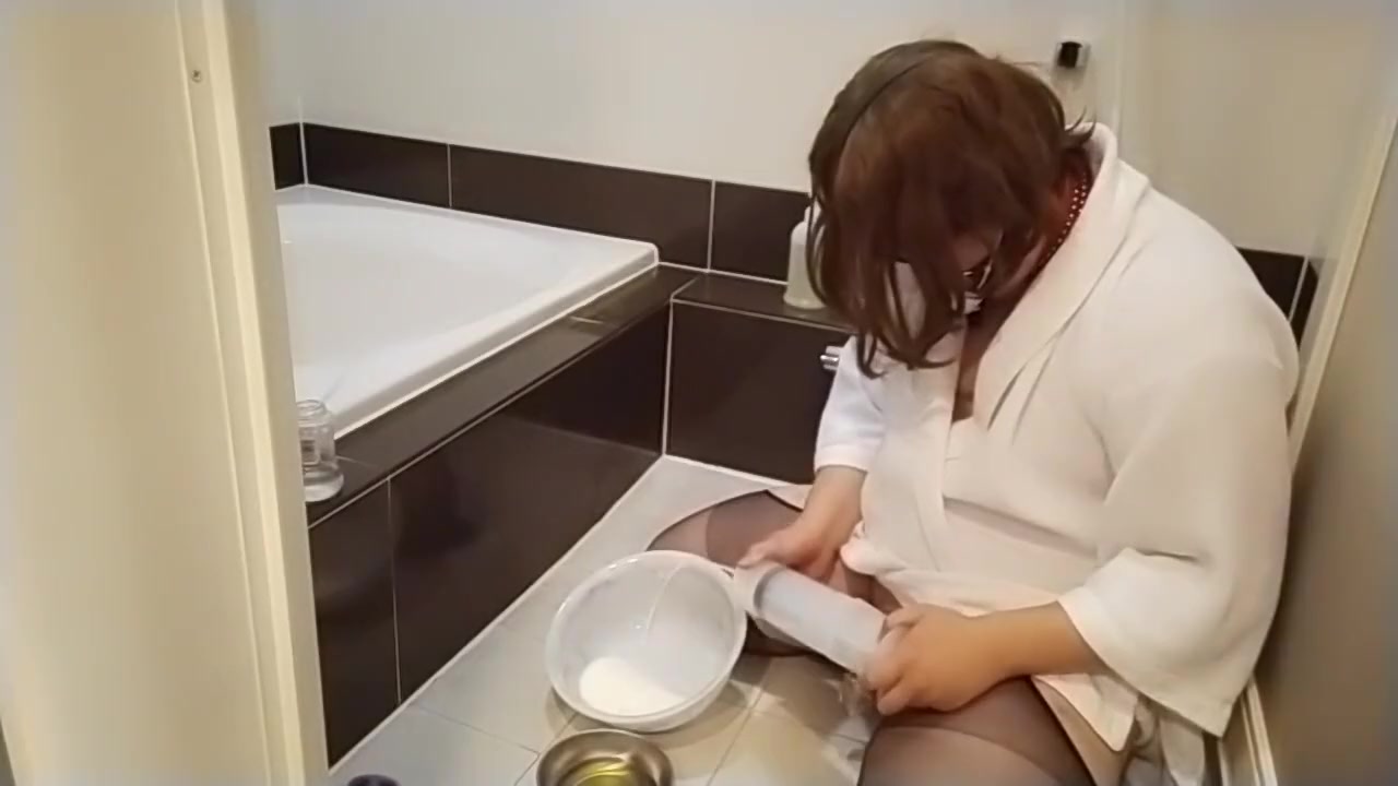 Eat Cereal With Pee And Milk From The Anus