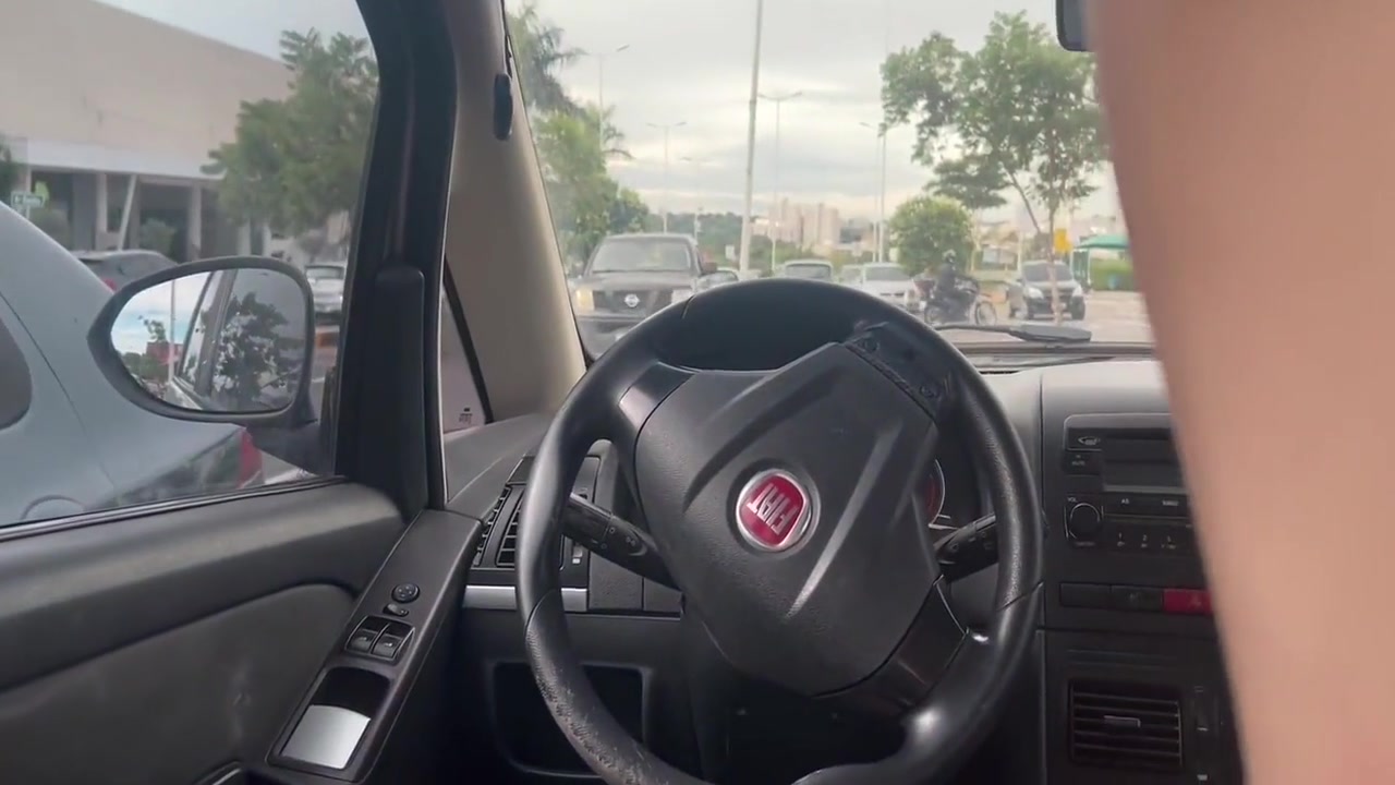 Estava Passeando Pelo Shopping Quando Conheci Esse Vendedor Em Uma Loja, Nao Resistimos Ao Tesao E Fomos Para O Estacionamento Transar Gostoso - Adoro Essa Adrenalina Se Poder Ser Flagrada - Campinas - Santos 5 Min With Aline Tavares