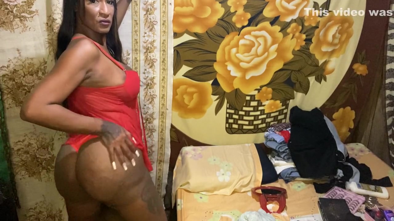 Travesti Latino Enorme Culo