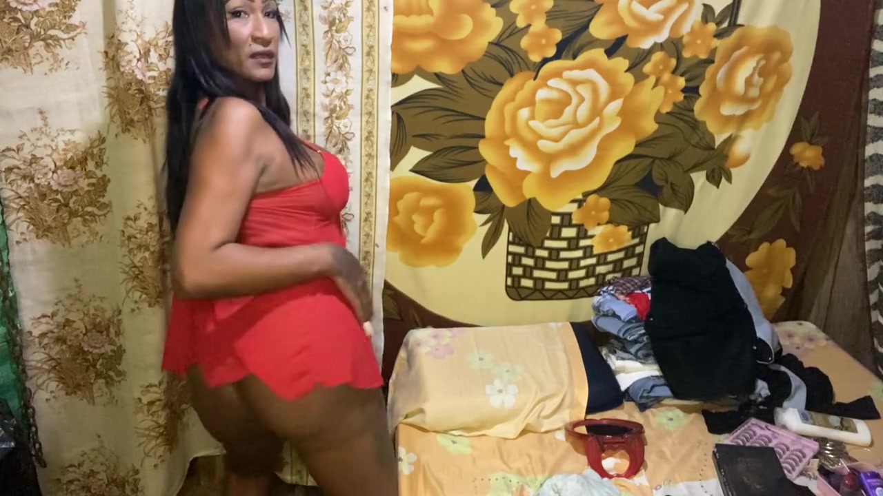Travesti Latino Enorme Culo