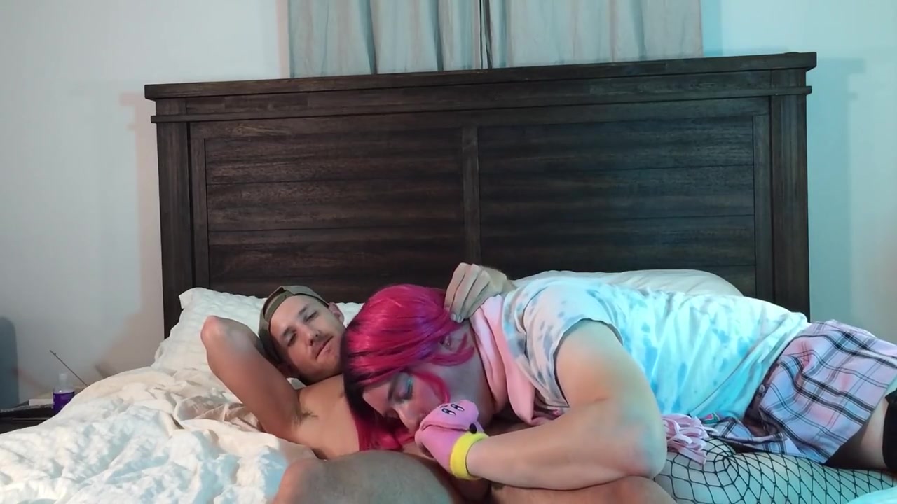Ts Kelsey Masters Sucks Huge Cock