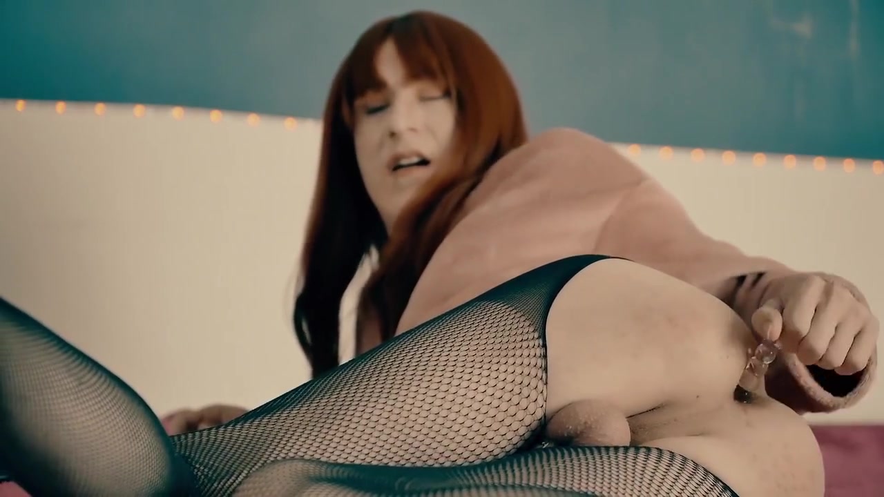 Sissy Lili Anal Dilatation And Gaping With Inflatable Buttplug
