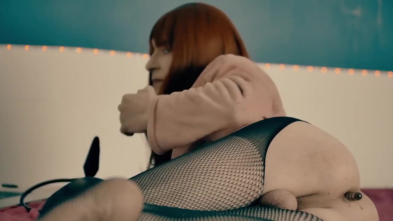 Sissy Lili Anal Dilatation And Gaping With Inflatable Buttplug