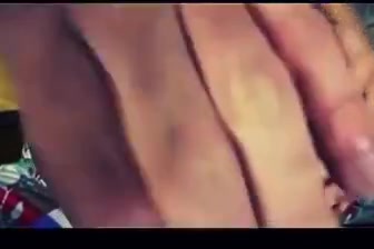 Travesti novinha tatuada levando no rabo