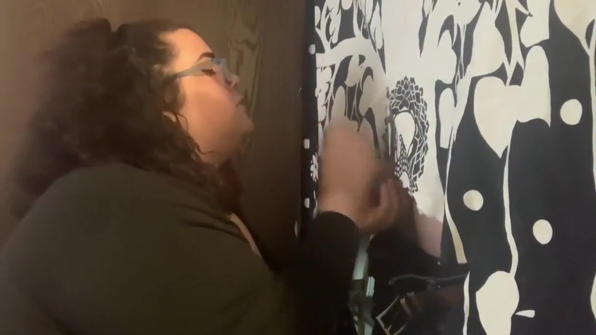 Bbw Tranny Sucks Dl Str8 At Gloryhole