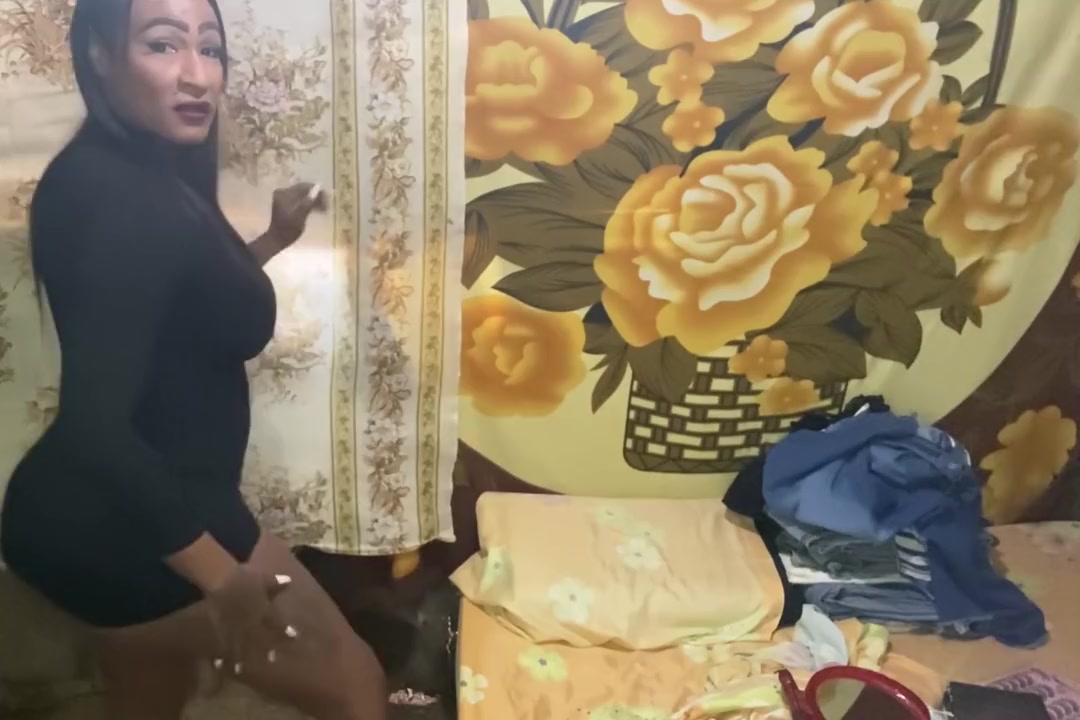 Shemale Dancing Sexy