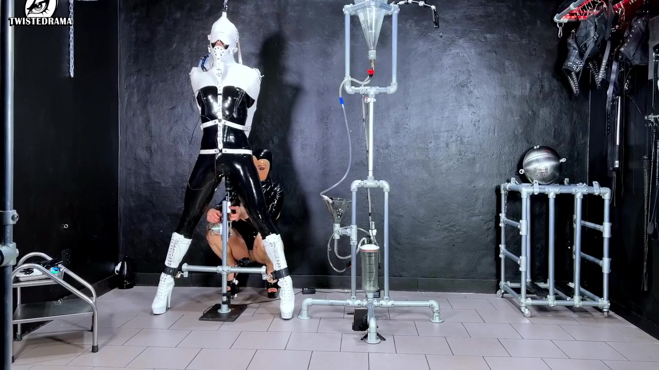 Pisspump With Armbinder