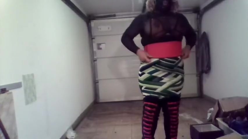 SUZIE SUCKS NEW OUTFITS