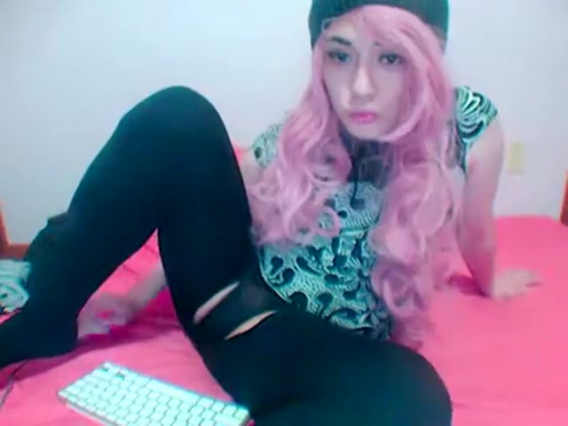 *Cumiko* webcam (full length)