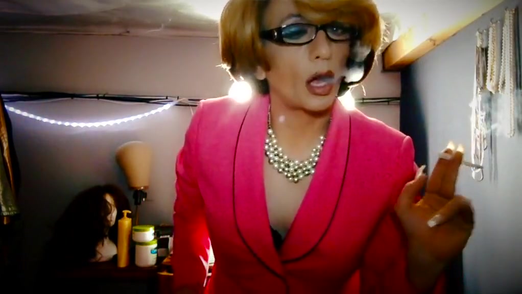 Smoking milf sissy