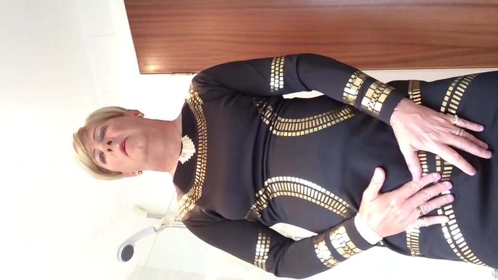 Sissy crossdresser sonia wanking on a wet tuesday