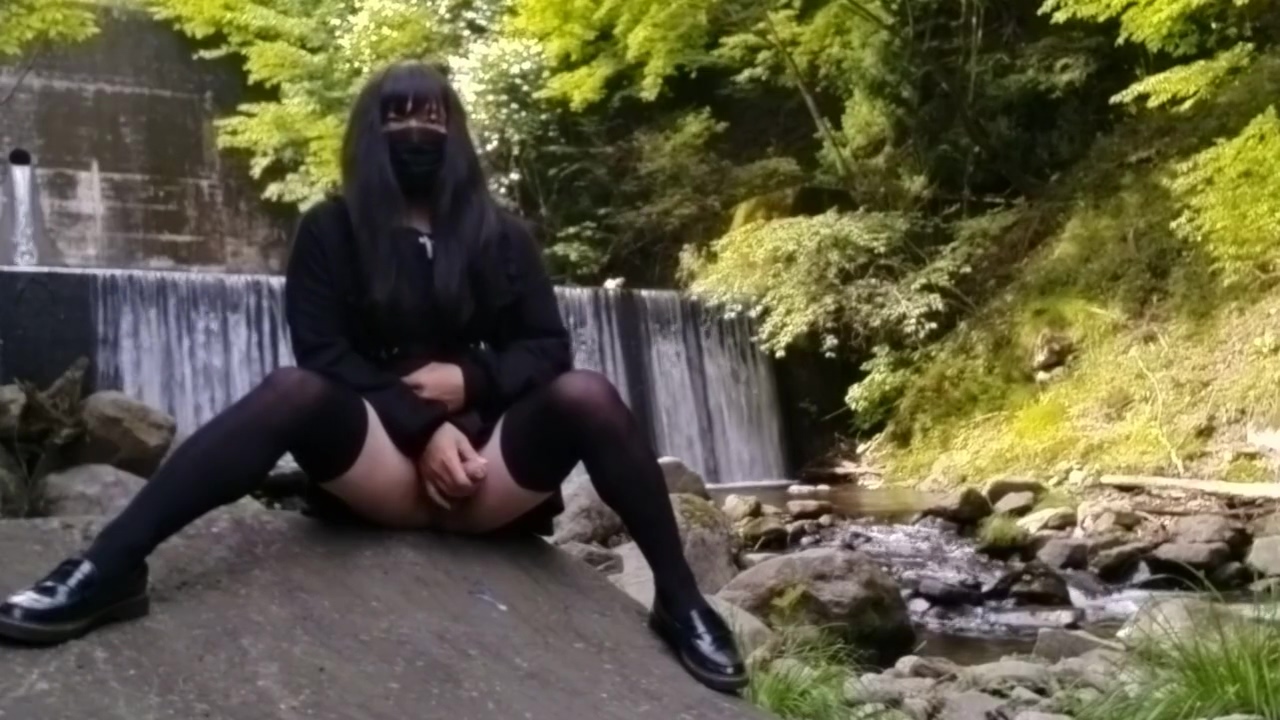 Transgender With A Penchant For Masturbation And Urination Deep In The Mountains
