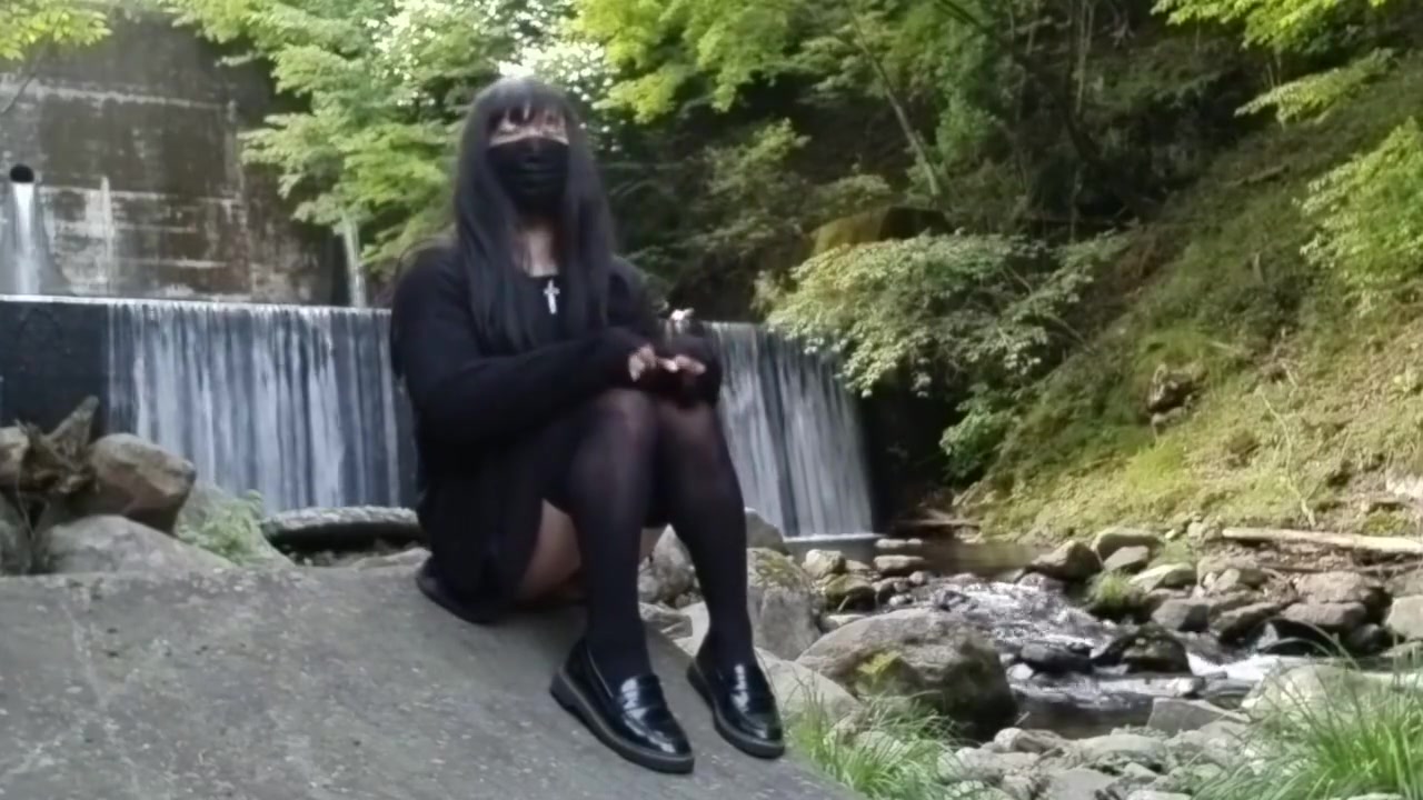 Transgender With A Penchant For Masturbation And Urination Deep In The Mountains