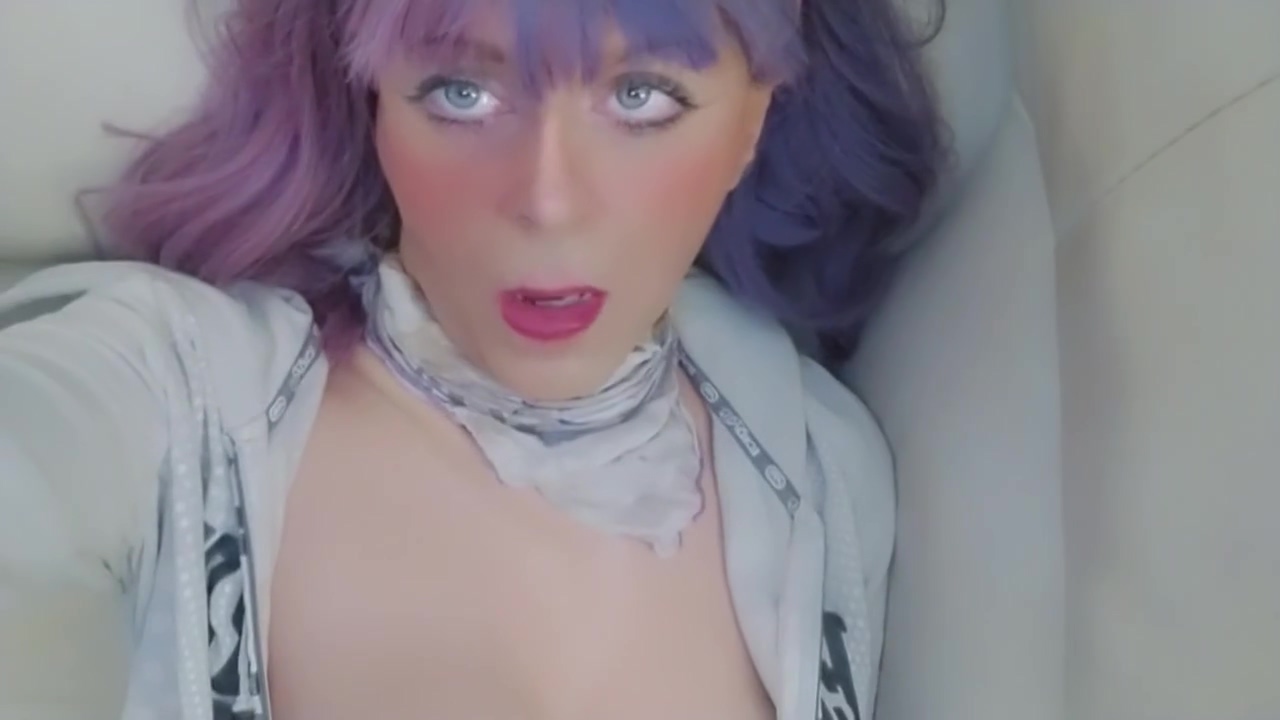 Sissygasm Between Her Thighs