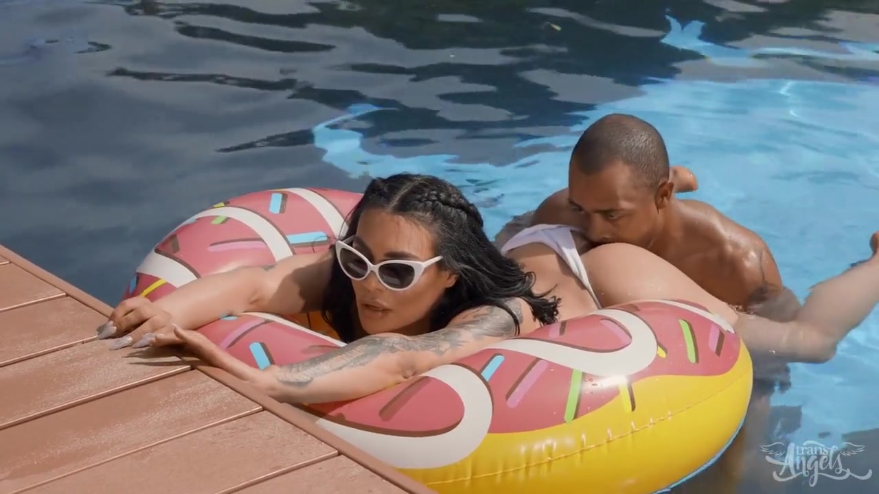 Justice - Evas Creamy Pool Fuck - Eva Maxim