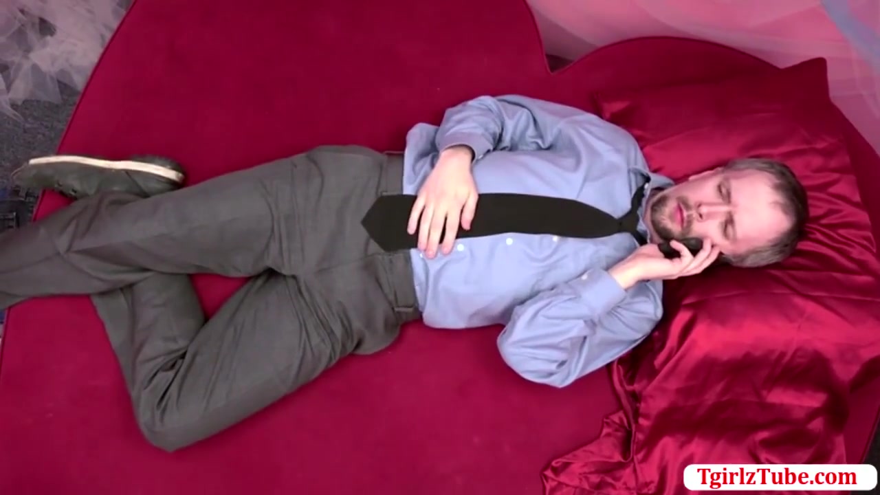 Three Horny Guy Enjoys Having Fun With Tbabe - Anna Belle