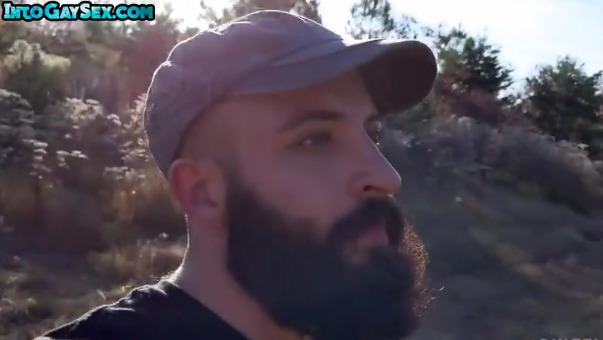 Bearded Hunky Bottom Sucks Bears Shaft Before Barebacked