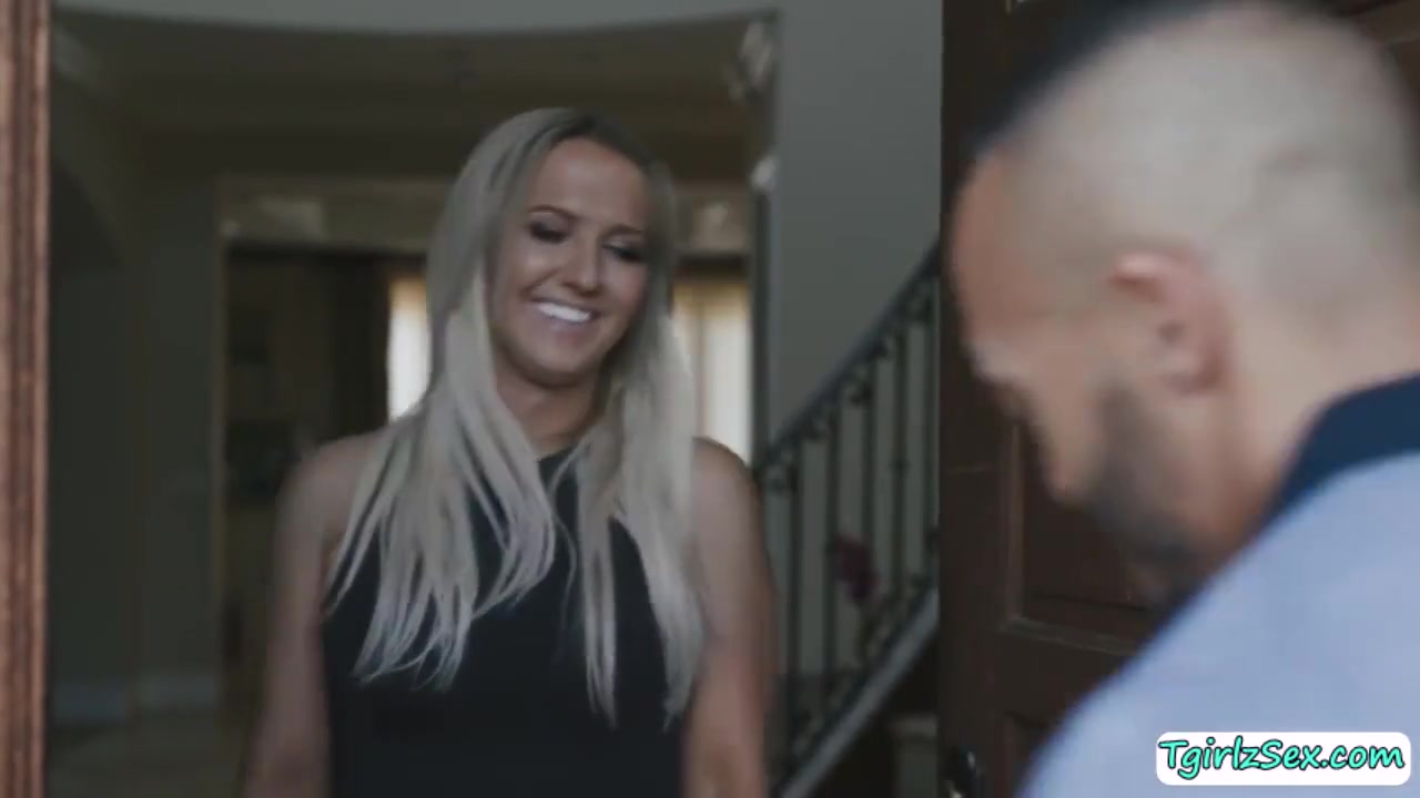 Kinky Ts Kayleigh Delivers Explicit Interracial Rimming