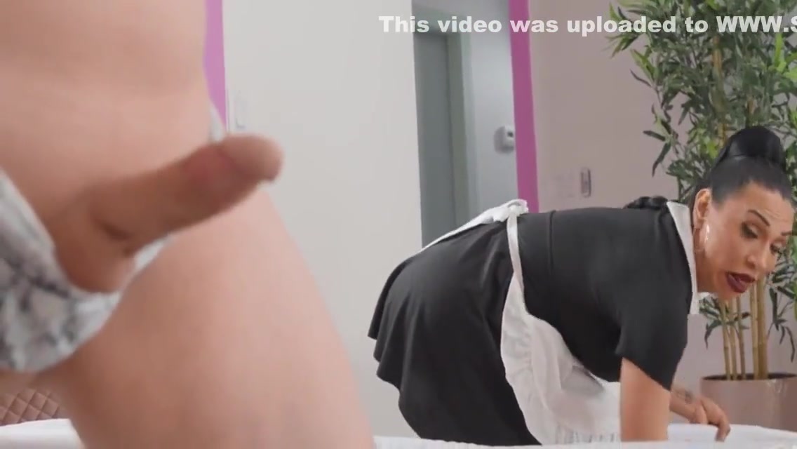 Trans Beauty Drilled In Ass Hole By Perverted Shemale 8 Min
