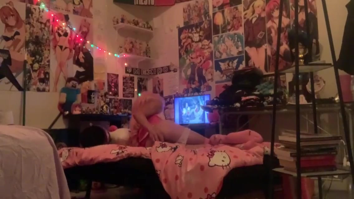 Jovencito Twink Se Mete Juguetes En Su Culito Mientras Escucha Canciones De Princesas 5 Min