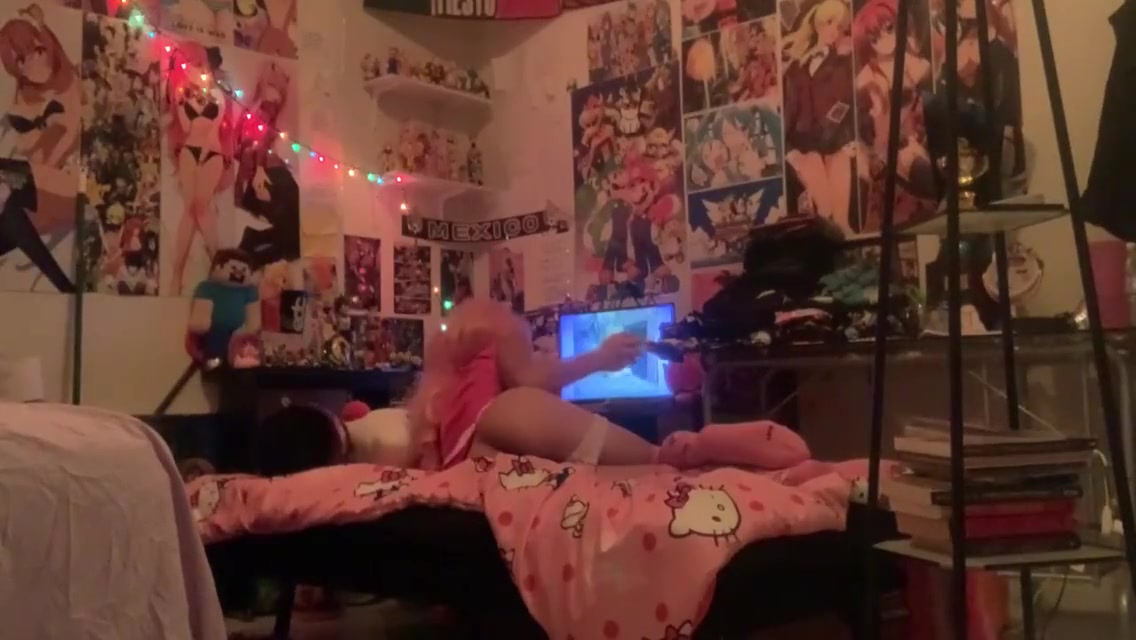 Jovencito Twink Se Mete Juguetes En Su Culito Mientras Escucha Canciones De Princesas 5 Min