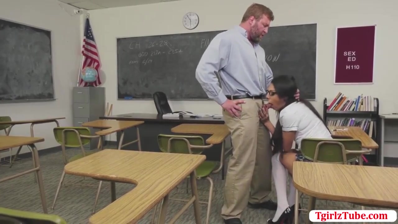 Horny Teacher Finally Bangs Her Favorite Tbabe student 18+