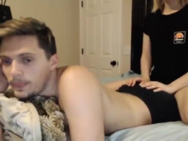 Hot sexy tgirl get her asshole eaten