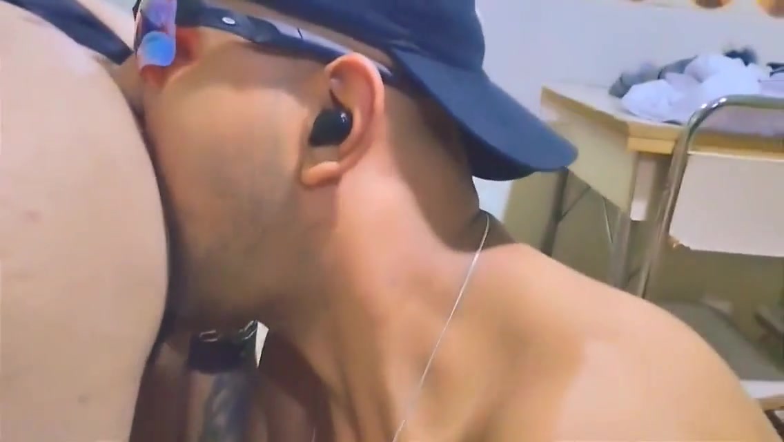 Coloquei A Sthefany De 4, Chupei Seu Cuzinho, Soquei A Rola E Ela Gemeu Gostoso 4 Min