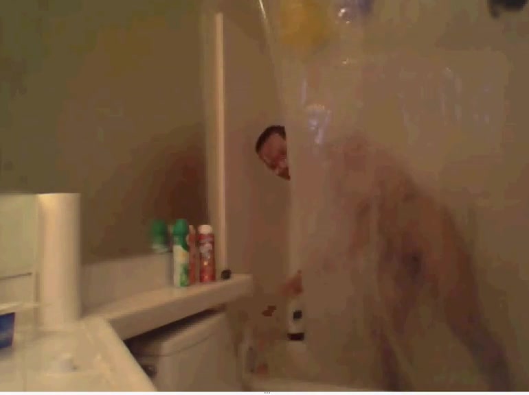 Tranny taking a shower and masturbate hard