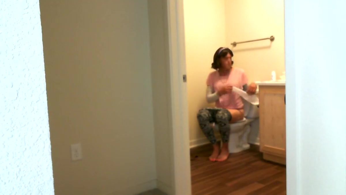 Tranny gurls sit down to pee...wipes her pussy???