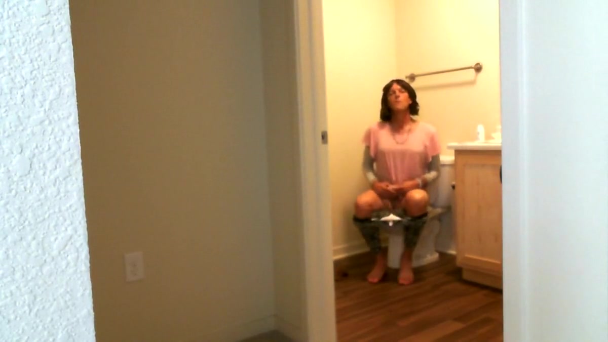 Tranny gurls sit down to pee...wipes her pussy???