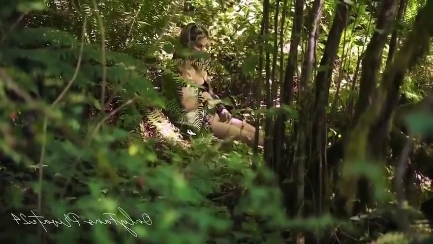 Beautiful Blonde Get Caught By Strangers