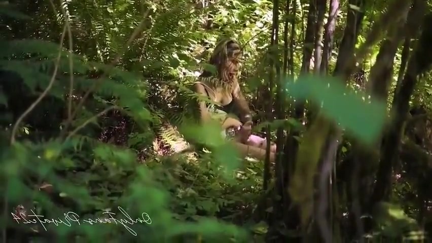 Beautiful Blonde Get Caught By Strangers